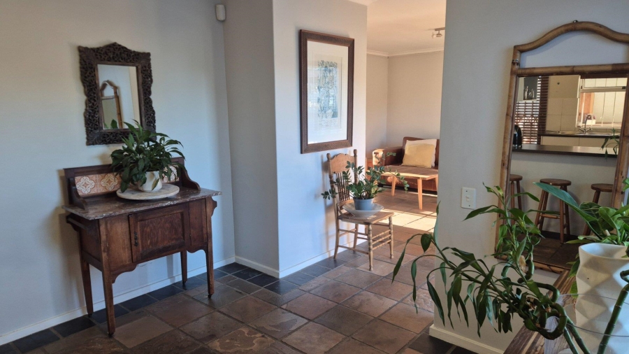 To Let 3 Bedroom Property for Rent in Loevenstein Western Cape